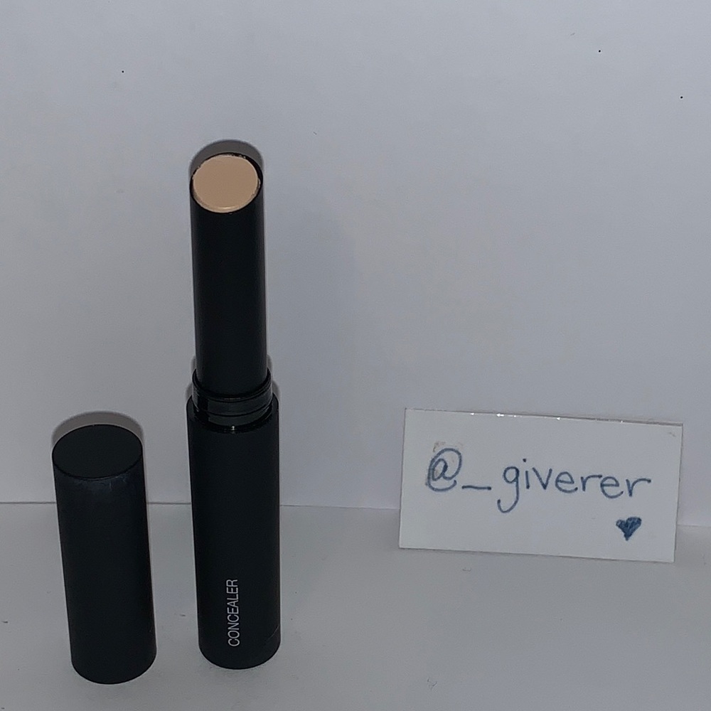 NWOB Chantilly Light 1 Nars Stick Concealers